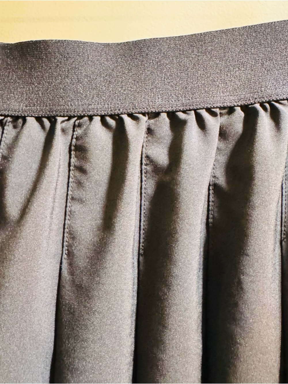 ALO Yoga Black Pleated Tennis Skirt - Picture 4 of 7
